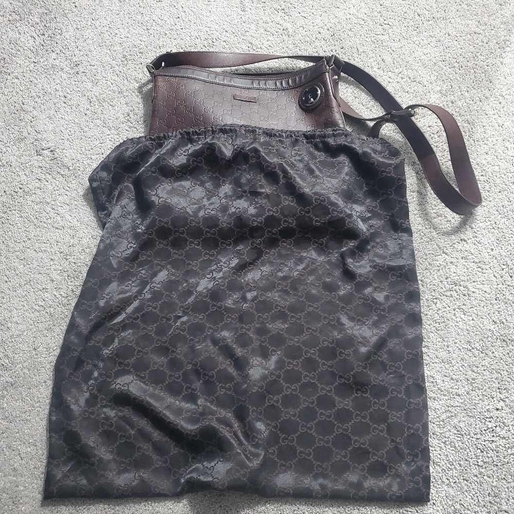 Gucci Brown Leather Messenger Bag w/ GG large dust bag - Picture 16 of 16